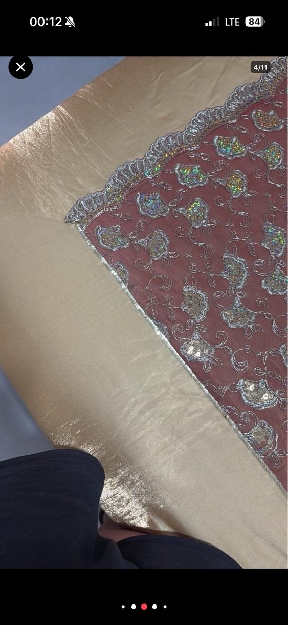 İşlemeli Parlak Altın Renk Yatak Örtüsü - Görsel 4