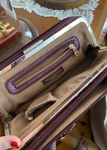 Bordo Yılan Desenli Zincir Detaylı Deri Çanta - Görsel 4