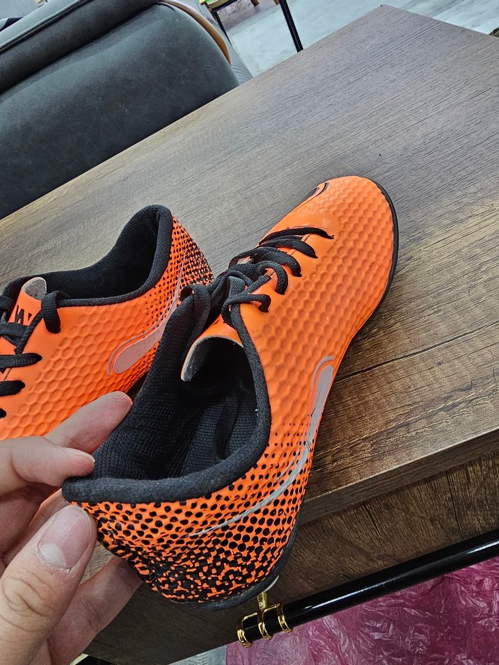 WALKER 35 Numara Halı Saha Ayakkabısı - Görsel 3