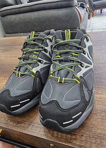 Hi-Tec marka V-Lite serisi outdoor/trekking ayakkabısıdır. - Görsel 7