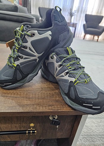 Hi-Tec marka V-Lite serisi outdoor/trekking ayakkabısıdır. - Görsel 5