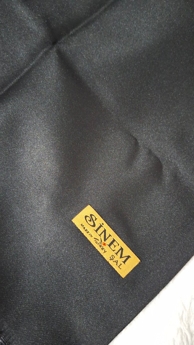 Siyah Püsküllü Kadın Saten Şal - Görsel 3