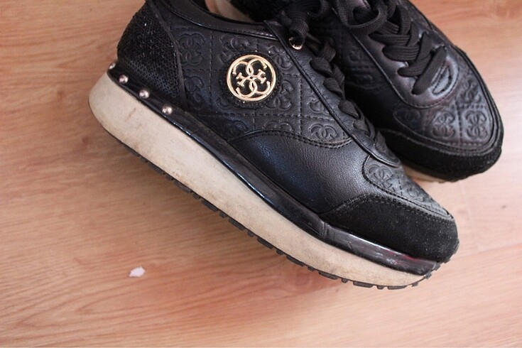 Diğer Guess spor ayakkabı