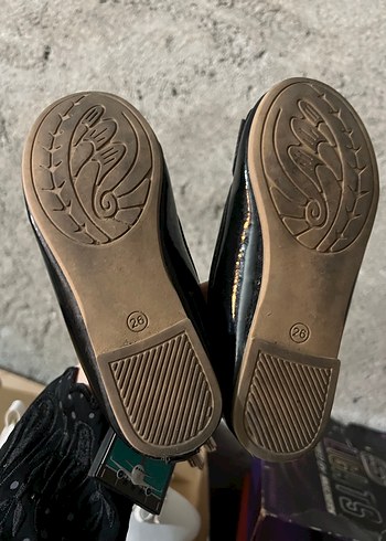 Kız Çocuk Siyah Yılan Desenli Tokalı Babet - Görsel 3