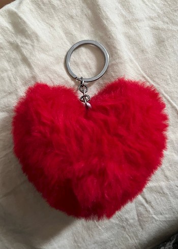 Kırmızı Kürklü Kalp Anahtarlık - Görsel 2