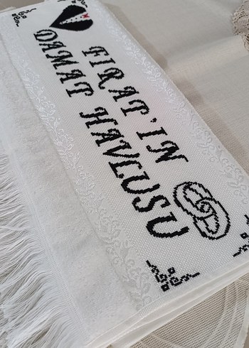 Nakışlı Beyaz Parlak Havlu - Görsel 2