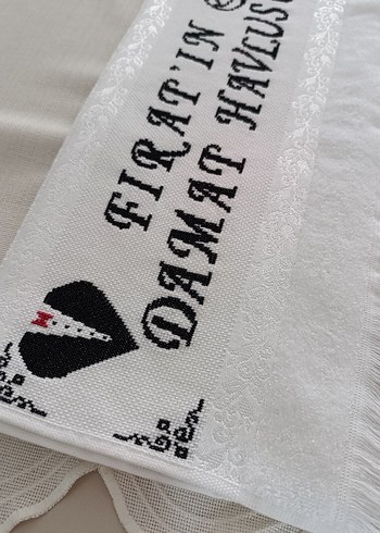 Nakışlı Beyaz Parlak Havlu - Görsel 3