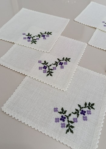 Çiçek Nakışlı Beyaz Peçete Seti - Görsel 2