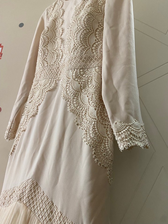 Dantel Detaylı Vintage Bej Uzun Abiye Elbise - Görsel 3