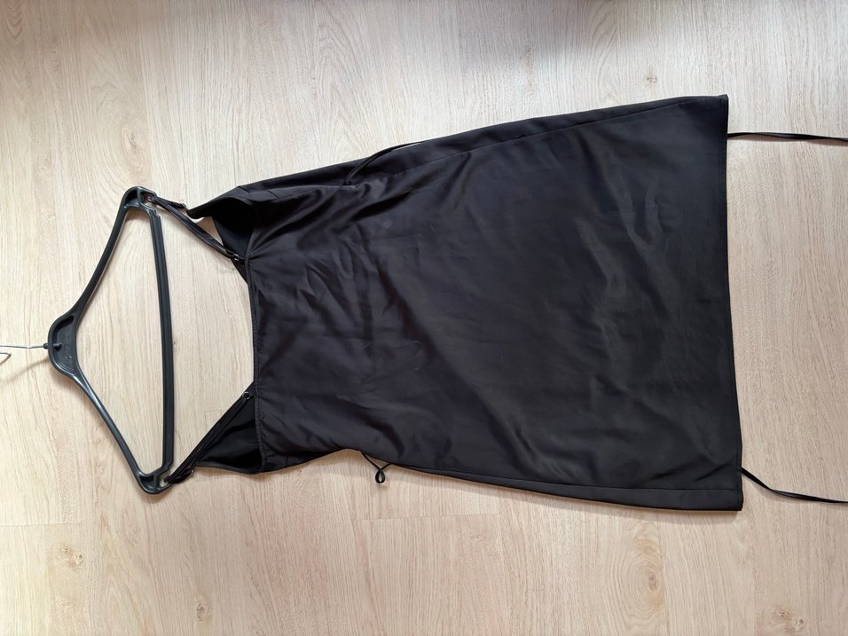 Siyah Kruvaze Askılı Midi Elbise - Görsel 2