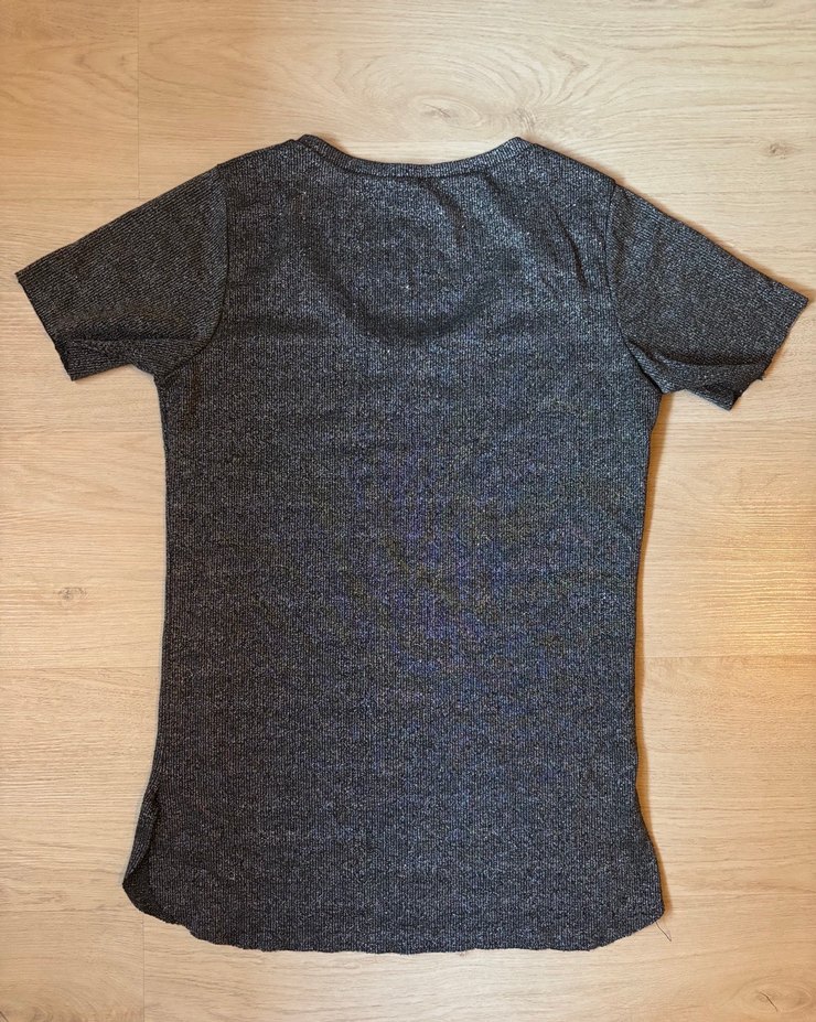 Koyu Gri V Yaka Kısa Kollu Kadın Tişört - Görsel 2