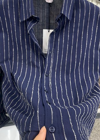 Düğmeli Çizgili Lacivert Keten Erkek Gömlek - Görsel 2