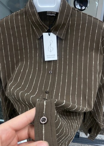 Düğmeli Kahverengi Çizgili Keten Gömlek - Görsel 3