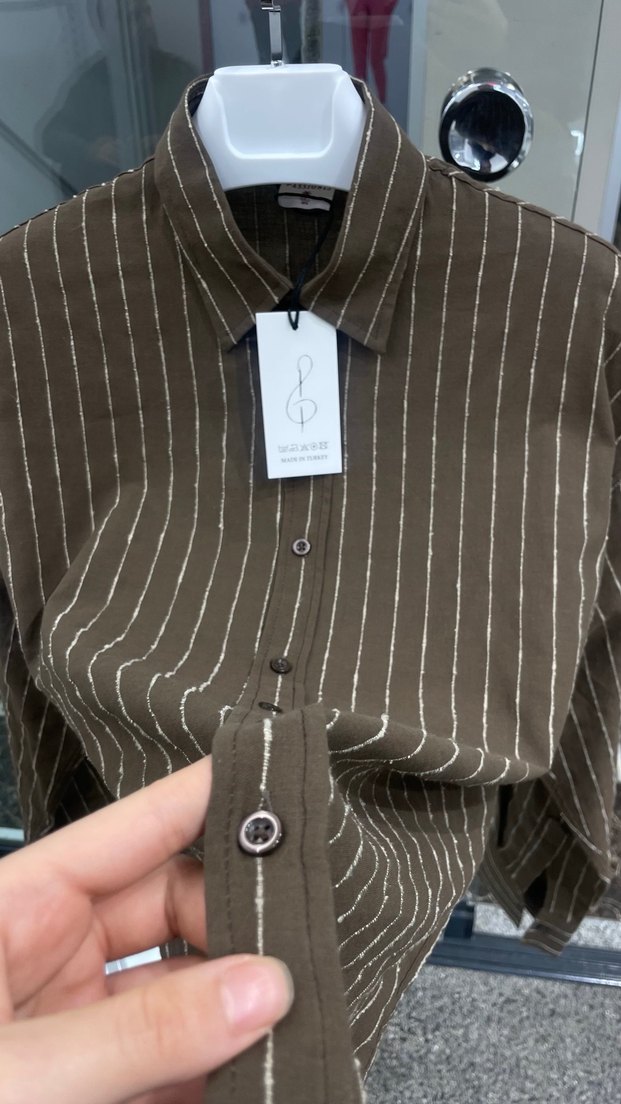 Düğmeli Kahverengi Çizgili Keten Gömlek - Görsel 3