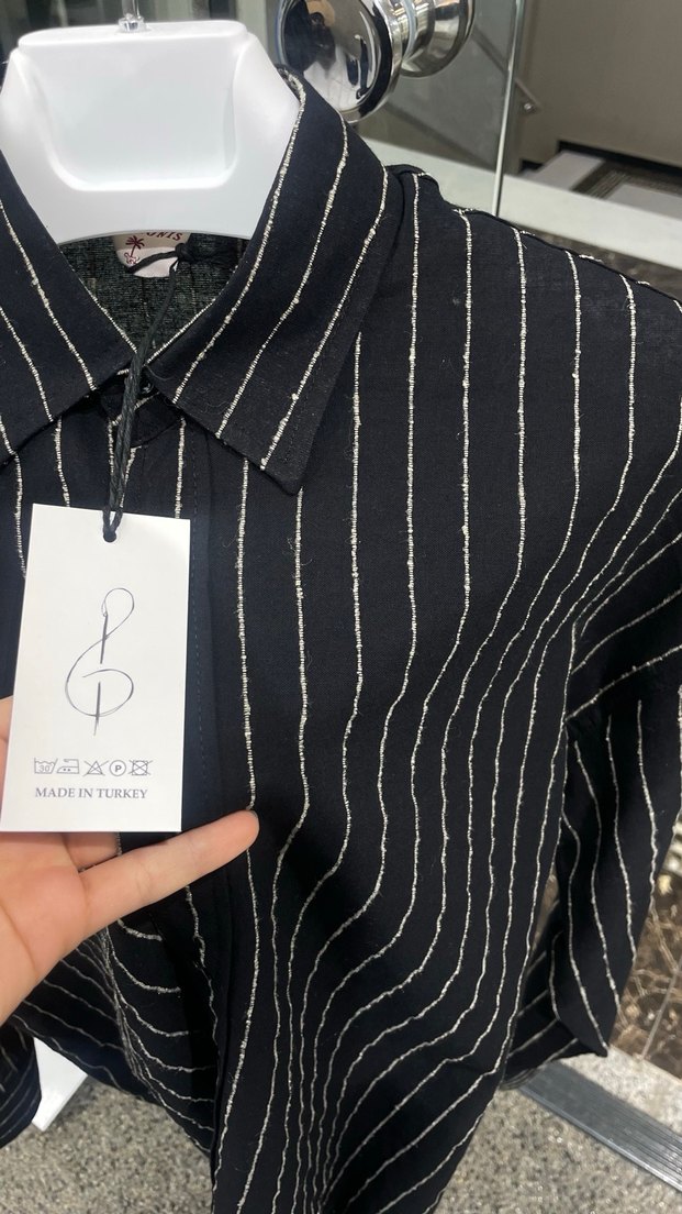 Siyah Çizgili Düğmeli Erkek Gömlek - Görsel 2