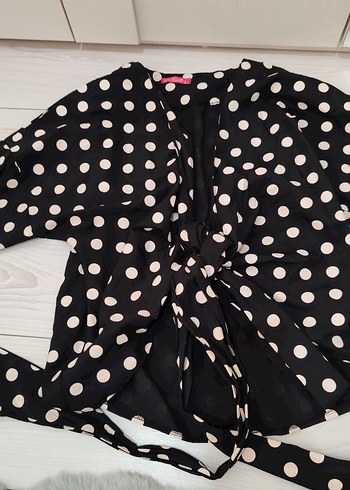 Puantiye Desenli Siyah Bolero - Görsel 3