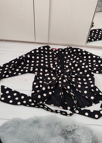 Puantiye Desenli Siyah Bolero - Görsel 2