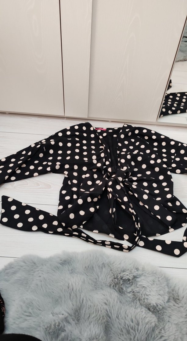 Puantiye Desenli Siyah Bolero - Görsel 2