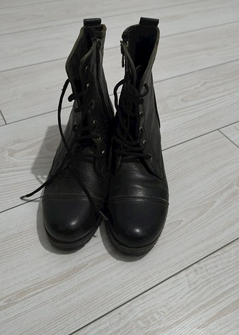 Siyah Deri Punk Tarzı Kadın Bot 1 kere giyildi yepyeni - Görsel 3