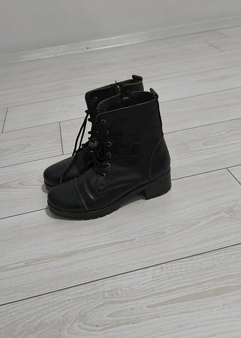 Siyah Deri Punk Tarzı Kadın Bot 1 kere giyildi yepyeni - Görsel 4