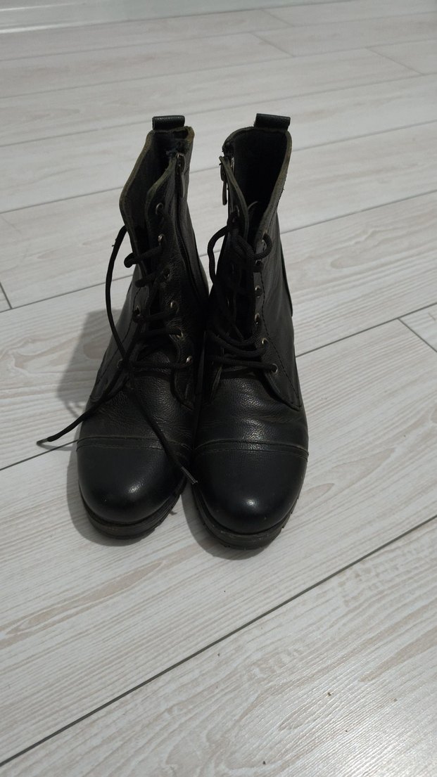 Siyah Deri Punk Tarzı Kadın Bot 1 kere giyildi yepyeni - Görsel 3