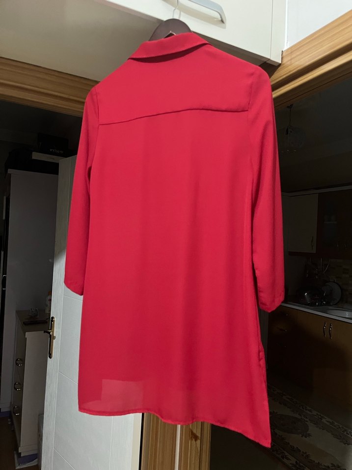 Düğmeli Kırmızı Midi Kadın Gömlek - Görsel 3