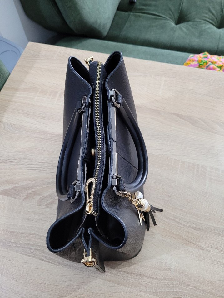 Siyah Deri Püsküllü Kadın Çanta - Görsel 4