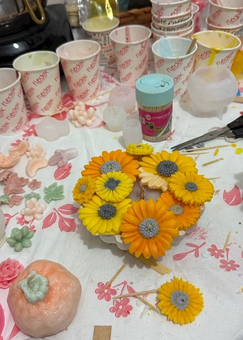 Renkli Sarı Çiçek Mumlar - Görsel 2