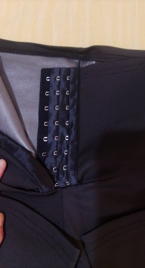 Siyah korseli termal tayt - Görsel 4