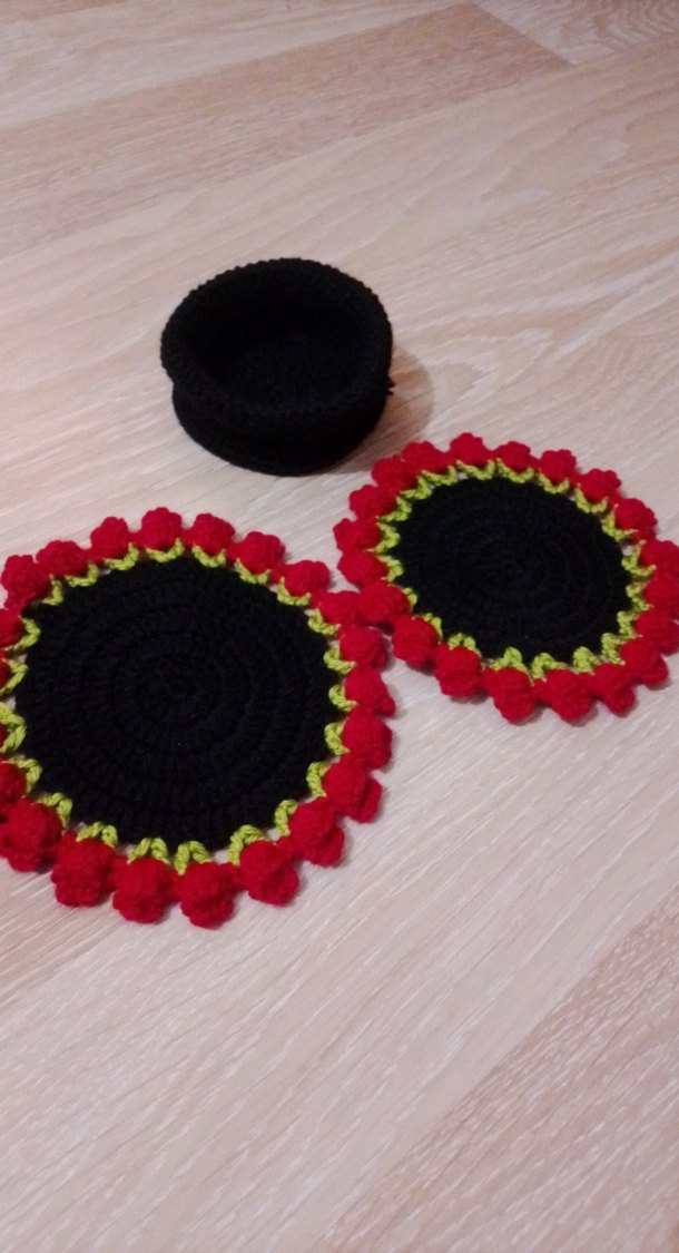 Örgü saksıda Çiçekli Bardak altlığı seti - Görsel 3