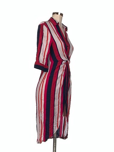 Bershka Kısa Elbise %70 İndirimli. - Görsel 2