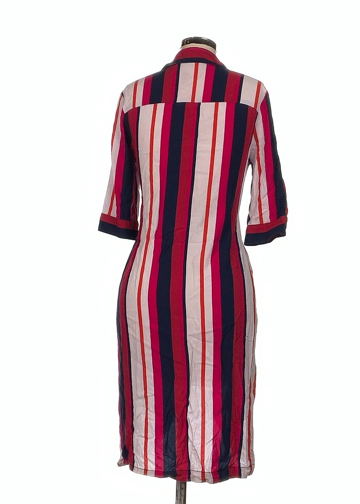 Bershka Kısa Elbise %70 İndirimli. - Görsel 3