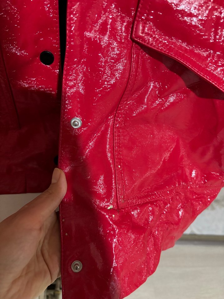 Kadın Parlak Kırmızı Deri Midi Yağmurluk - Görsel 4