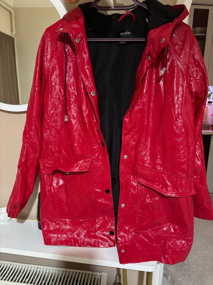 Kadın Parlak Kırmızı Deri Midi Yağmurluk - Görsel 2