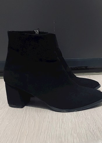 Siyah Süet Tokalı Blok Topuklu Kadın Bot - Görsel 3