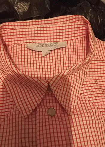 Düğmeli Kırmızı Kadın Gömlek - Görsel 2