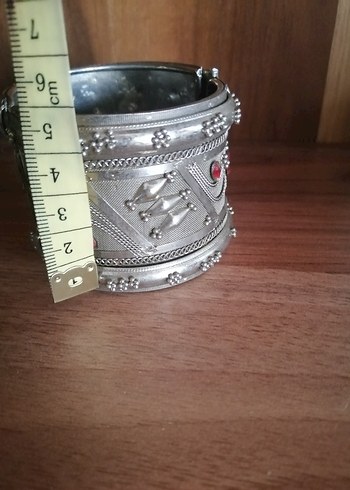 Nakışlı ve Boncuklu Gri-Kırmızı Bilezik - Görsel 5