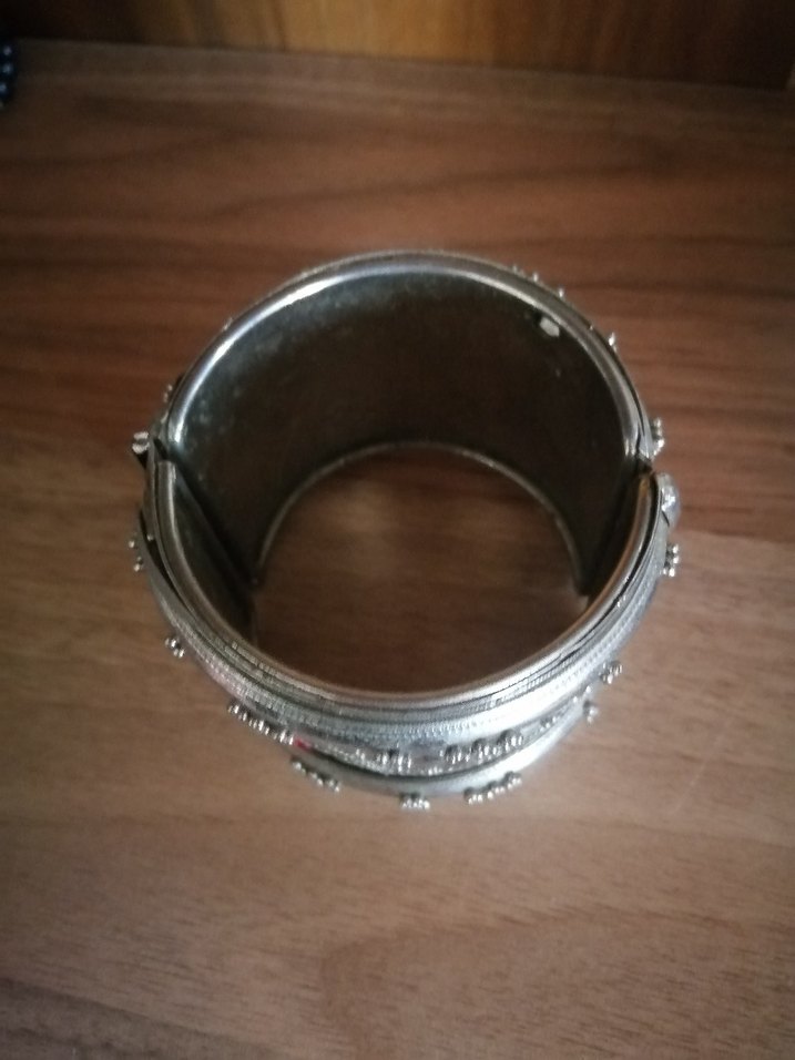 Nakışlı ve Boncuklu Gri-Kırmızı Bilezik - Görsel 3