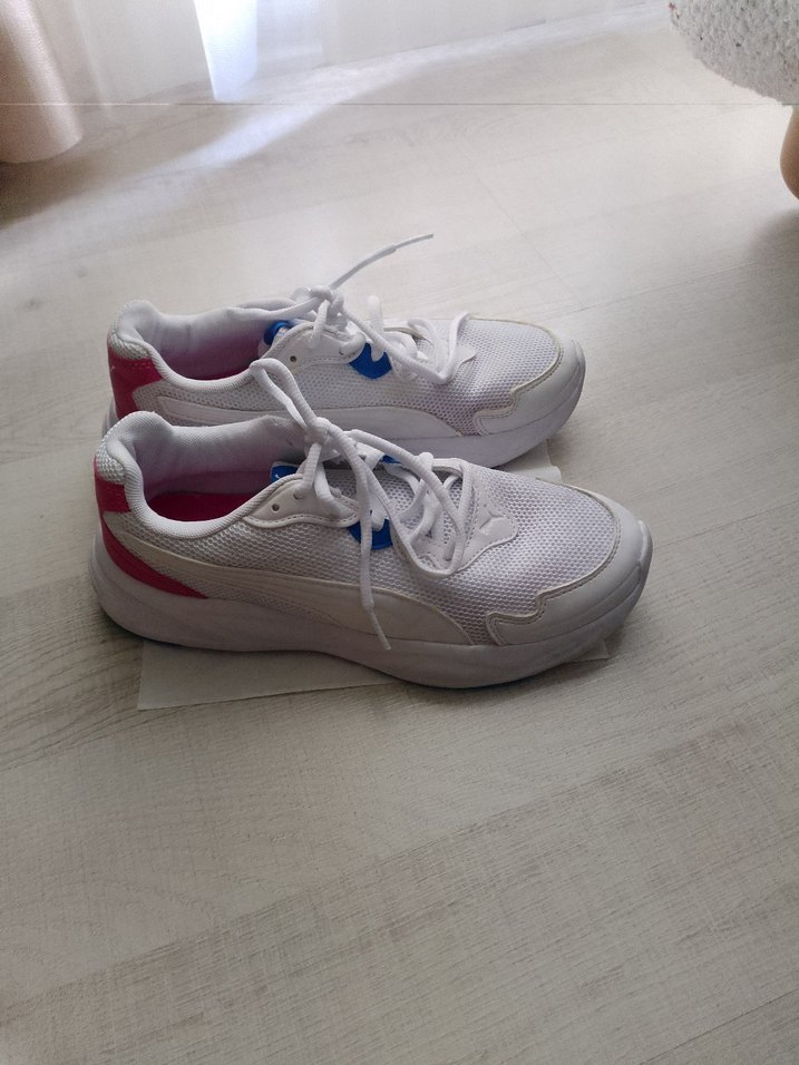 Beyaz orijinal Puma Kadın Spor Ayakkabı - Görsel 4