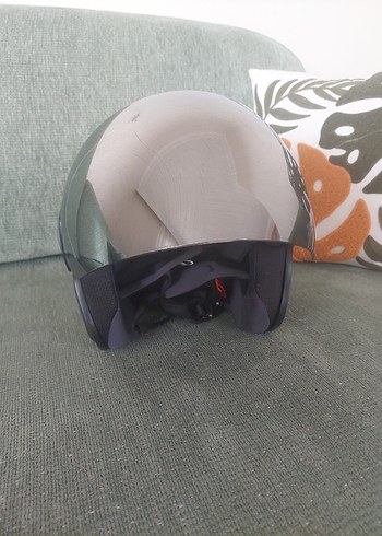 Siyah Minimalist Motosiklet Kaskı - Görsel 3