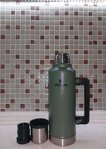 Stanley Yeşil Termos Matara 1.9 Litre - Görsel 3