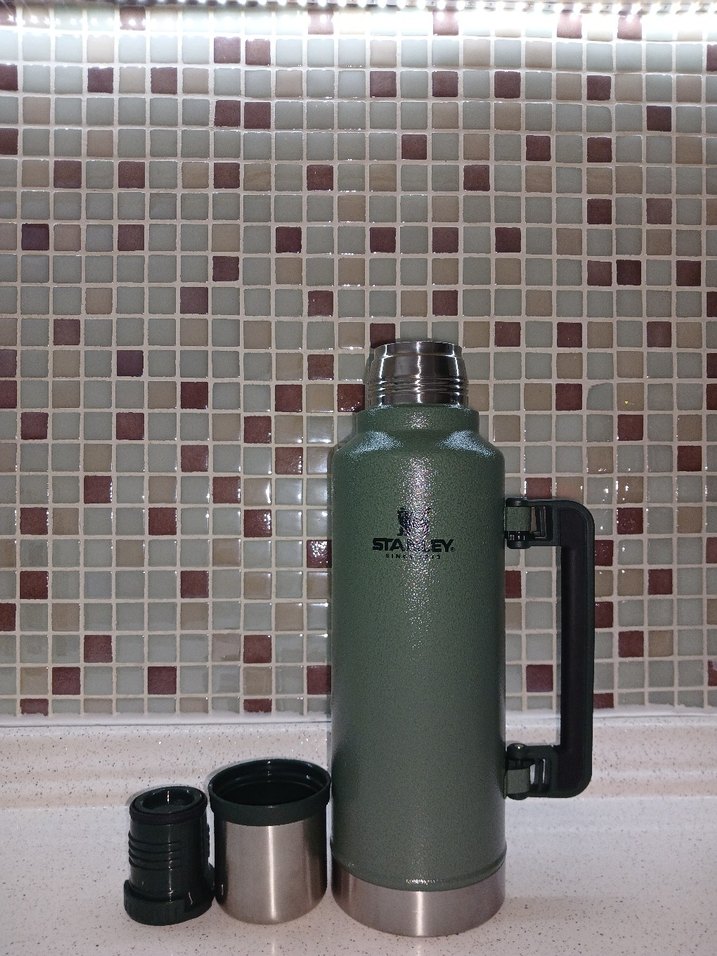 Stanley Yeşil Termos Matara 1.9 Litre - Görsel 3
