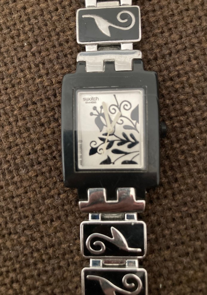 Swatch Detaylı Kadın Saati - Görsel 3