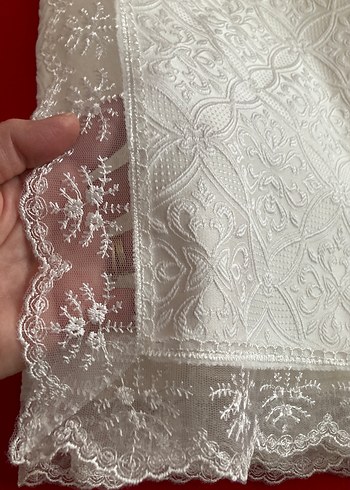 İşlemeli Krem Renginde Masa Örtüsü - Görsel 3