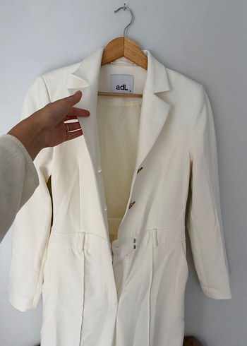 Beyaz Düğmeli Kadın tulum - Görsel 4