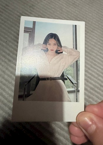 Jennie polaroid 1 tane - Görsel 3