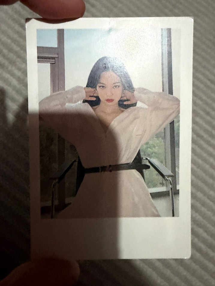 Jennie polaroid 1 tane - Görsel 5