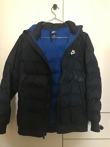 Nike mont