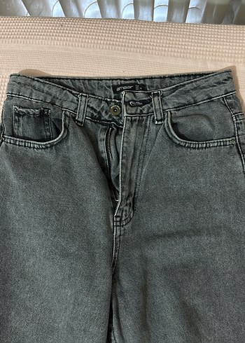 Gri Yılan Desenli Yırtmaçlı Bol Kesim Jean - Görsel 3