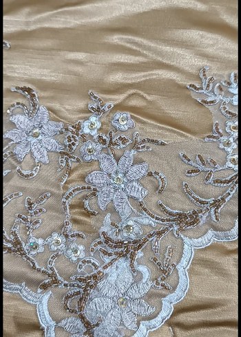 İşlemeli Parlak Altın Yatak Örtüsü - Görsel 6